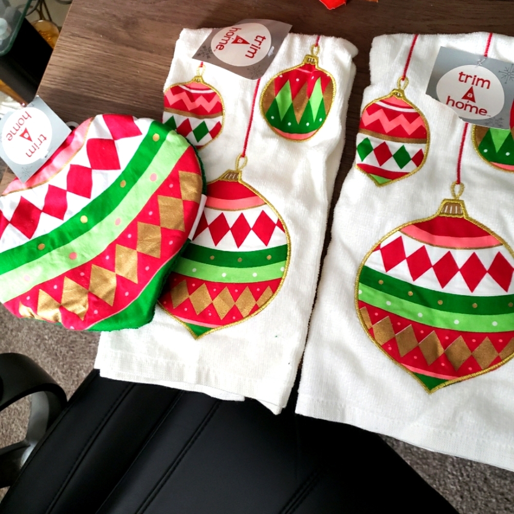 Christmas Bulb Towel Set